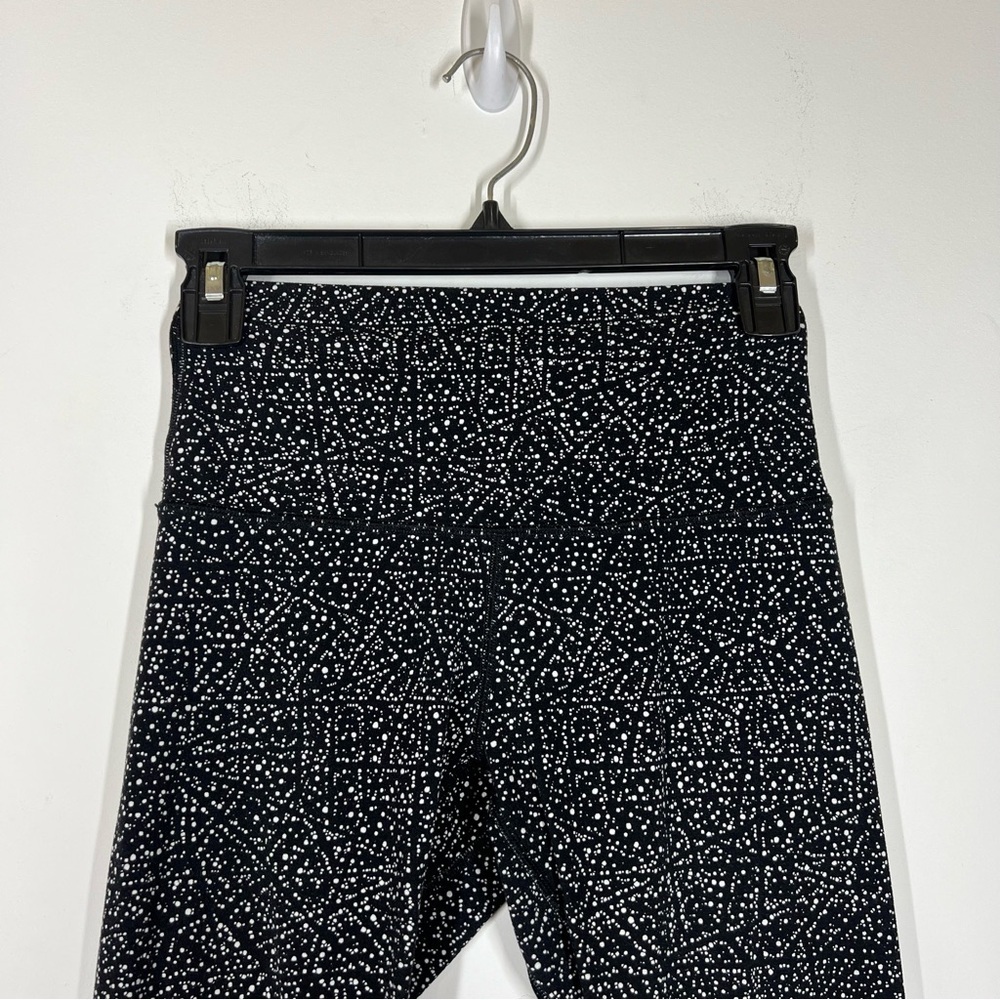 Lululemon Align Crop 21" Size 4 - Picture 5 of 9